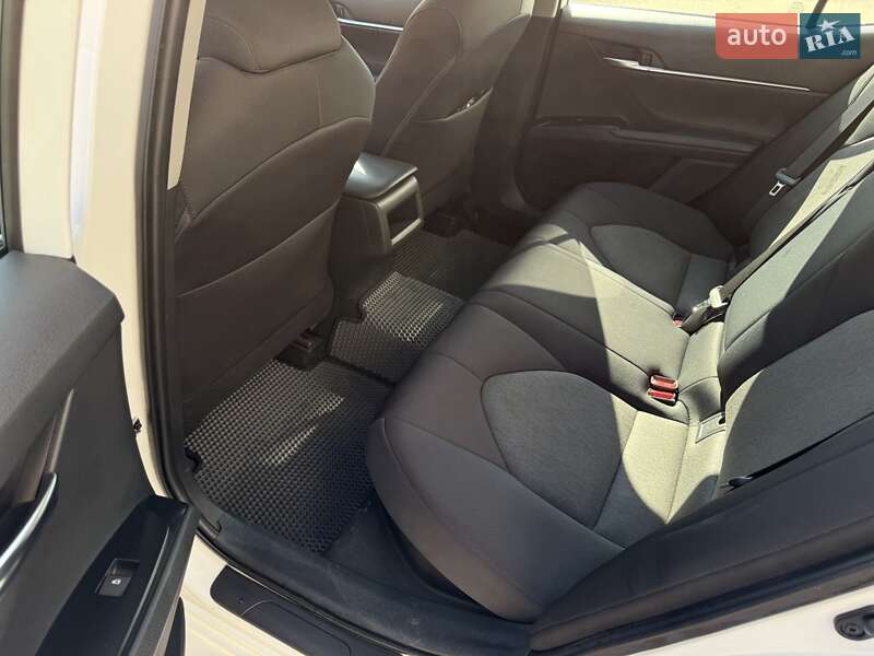 Седан Toyota Camry 2020 в Кропивницком