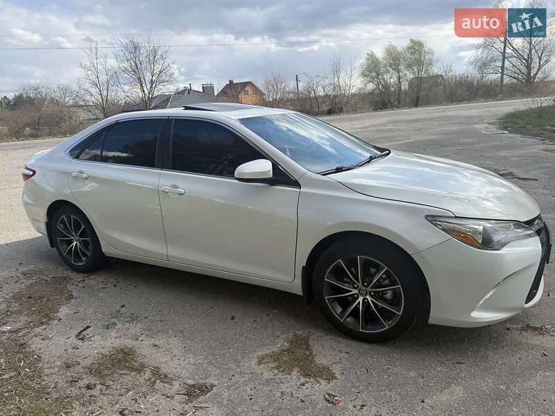 Седан Toyota Camry 2015 в Броварах
