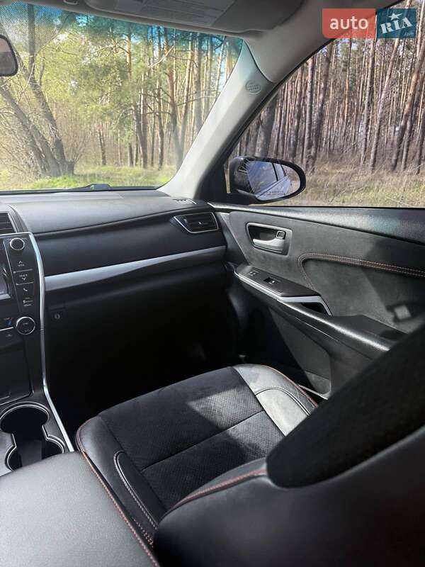 Седан Toyota Camry 2015 в Броварах