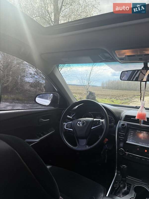 Седан Toyota Camry 2015 в Броварах