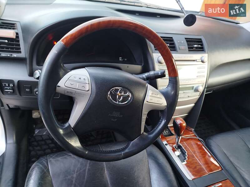 Седан Toyota Camry 2008 в Березному