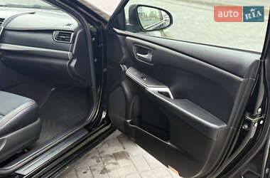 Седан Toyota Camry 2015 в 