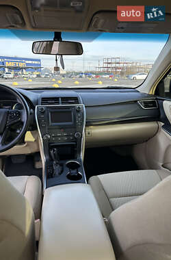 Седан Toyota Camry 2016 в 