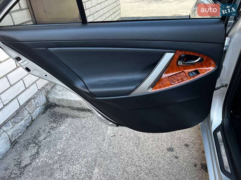 Седан Toyota Camry 2008 в Светловодске