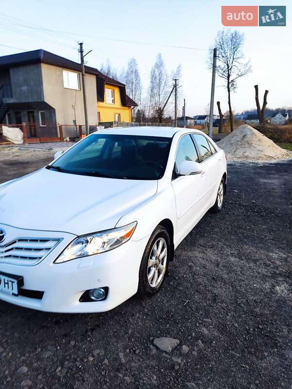 Седан Toyota Camry 2009 в 