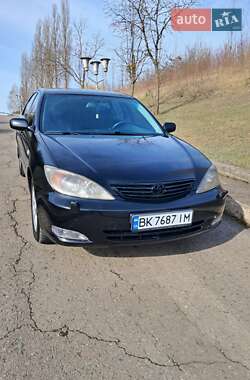 Седан Toyota Camry 2004 в 