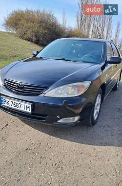 Седан Toyota Camry 2004 в 