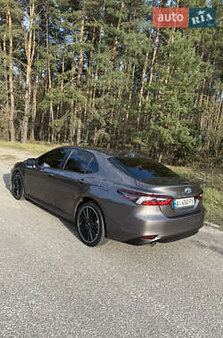 Седан Toyota Camry 2021 в 