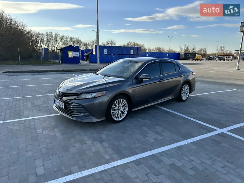 Седан Toyota Camry 2017 в 