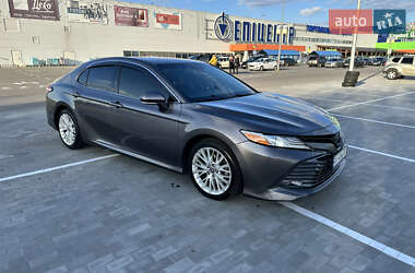 Седан Toyota Camry 2017 в 