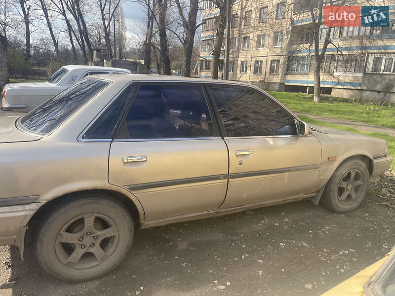 Седан Toyota Camry 1990 в 