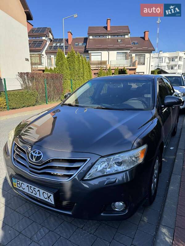 Седан Toyota Camry 2011 в 