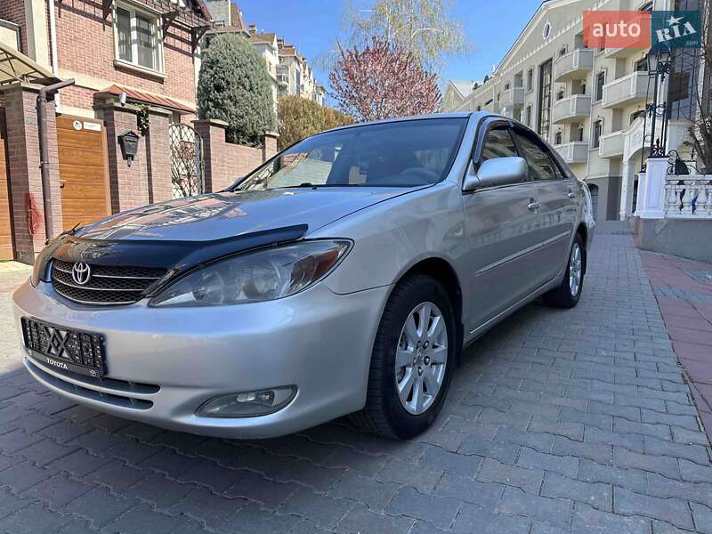 Toyota Camry 2004