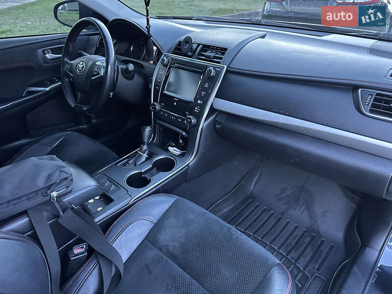 Toyota Camry 2015