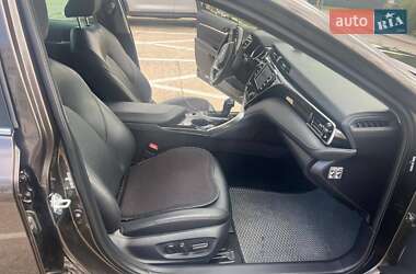 Седан Toyota Camry 2019 в 