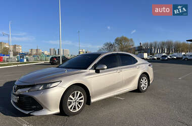 Седан Toyota Camry 2017 в 