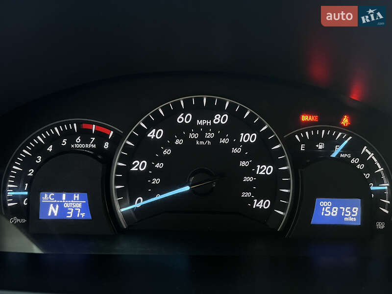 Седан Toyota Camry 2013 в Києві