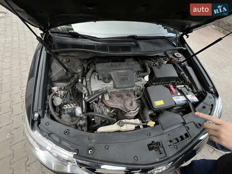 Седан Toyota Camry 2013 в Києві