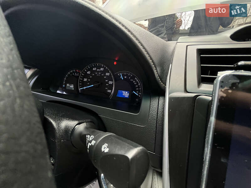 Седан Toyota Camry 2013 в Києві