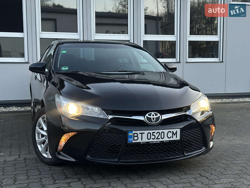 Седан Toyota Camry 2015 в 