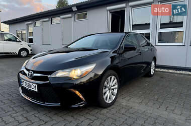Седан Toyota Camry 2015 в 