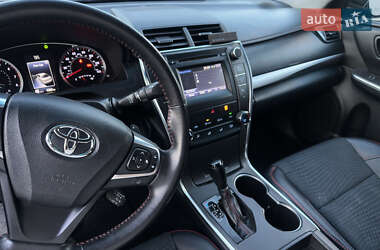 Седан Toyota Camry 2015 в 