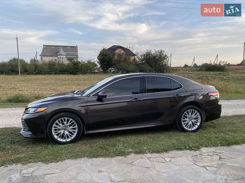 Седан Toyota Camry 2017 в 