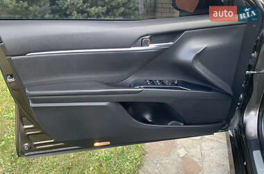 Седан Toyota Camry 2017 в 
