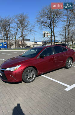 Седан Toyota Camry 2016 в 