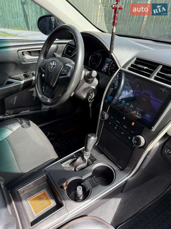 Седан Toyota Camry 2016 в Украинке