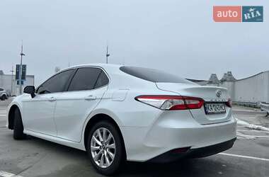 Седан Toyota Camry 2019 в 