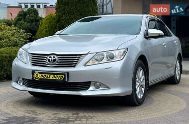 Седан Toyota Camry 2013 в 