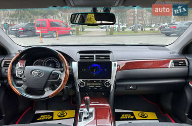 Седан Toyota Camry 2013 в 