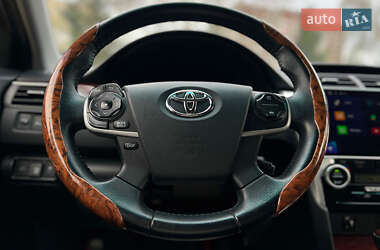 Седан Toyota Camry 2013 в 