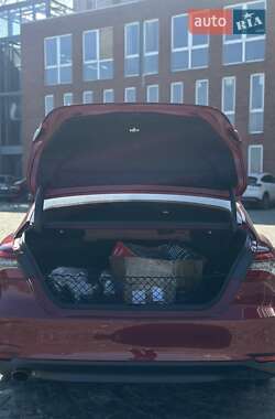 Седан Toyota Camry 2020 в 