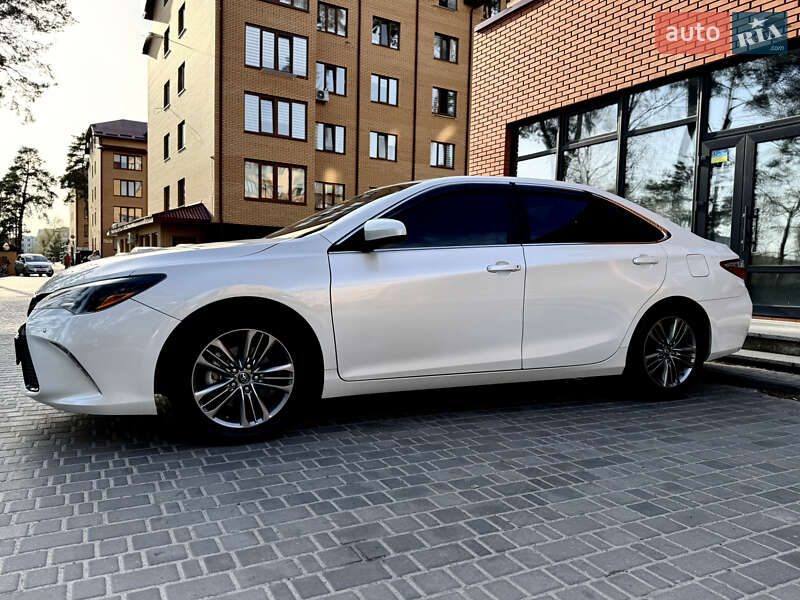 Седан Toyota Camry 2016 в 