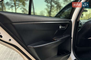 Седан Toyota Camry 2016 в 