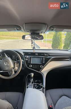 Седан Toyota Camry 2018 в 