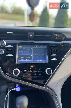 Седан Toyota Camry 2018 в 