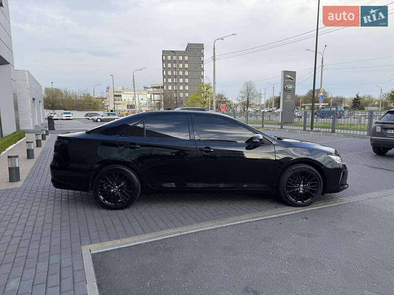 Седан Toyota Camry 2015 в Харькове