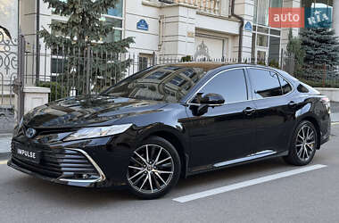 Седан Toyota Camry 2024 в 
