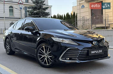 Седан Toyota Camry 2024 в 