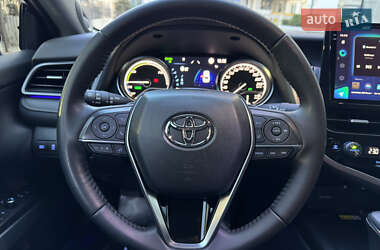 Седан Toyota Camry 2024 в 