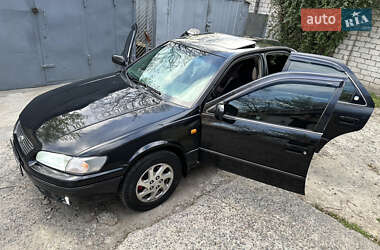 Седан Toyota Camry 1998 в 