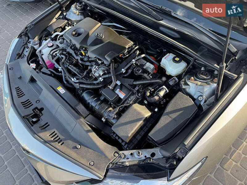 Седан Toyota Camry 2021 в Киеве