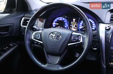 Седан Toyota Camry 2016 в 