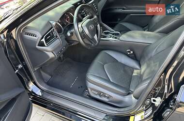 Седан Toyota Camry 2019 в 