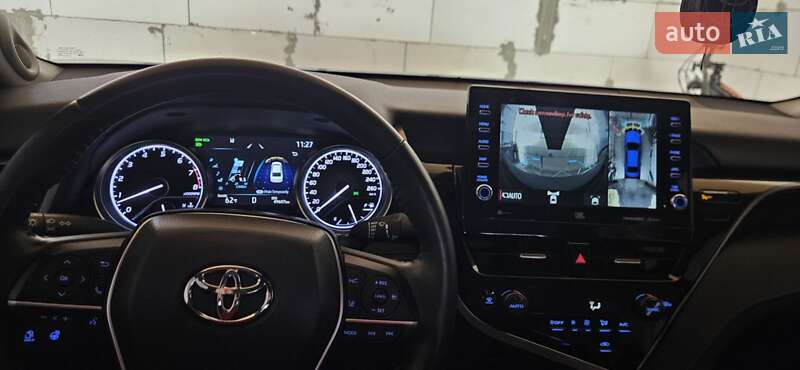 Седан Toyota Camry 2022 в Умані