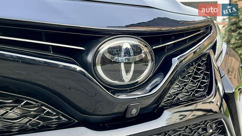Седан Toyota Camry 2017 в Івано-Франківську