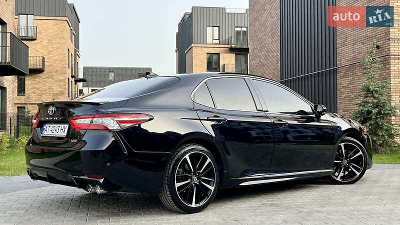 Седан Toyota Camry 2017 в Івано-Франківську
